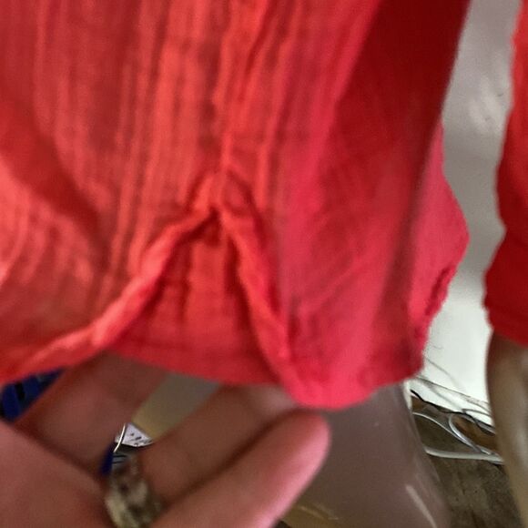 Melon red crinkle gauzy tunic top. Crew neck, pullover. Sleeve can button up 3/4 - Picture 7 of 12